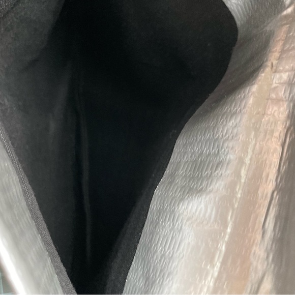 Ducti Crossbody Duct Tape Handbag - Picture 6 of 13